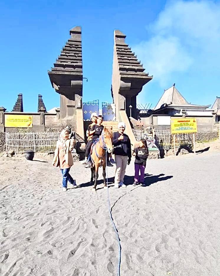 Aaa, Fan Family, Aesthetic Bromo, Managed By Triple A Tour, Additional Bromo Jeep Tour Sunrise And Airport Shuttle Hotel Ngadisari Exterior photo