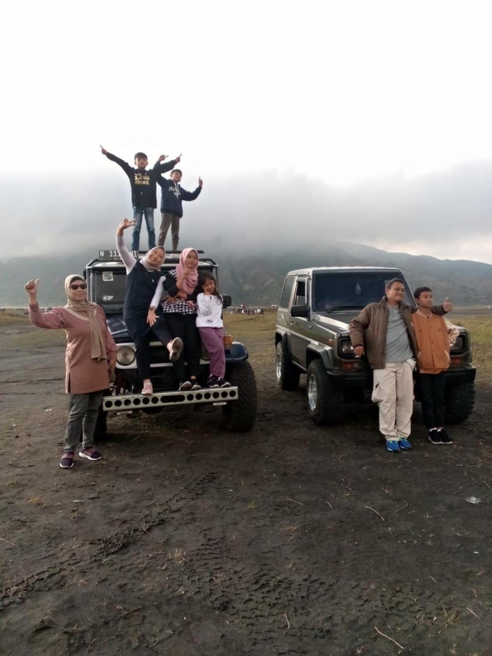 Aaa, Fan Family, Aesthetic Bromo, Managed By Triple A Tour, Additional Bromo Jeep Tour Sunrise And Airport Shuttle Ngadisari Exterior photo